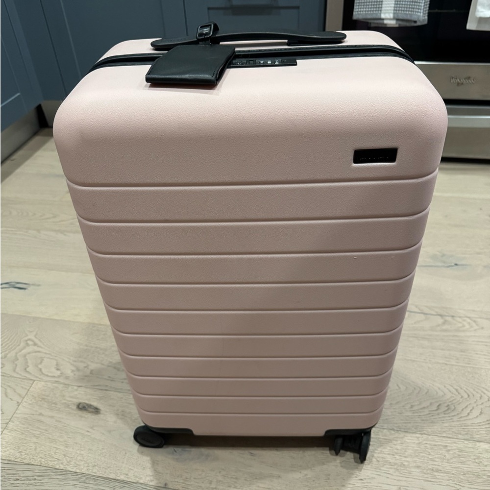 Away Suitcase - The Bigger Carry-On - Blush Pink